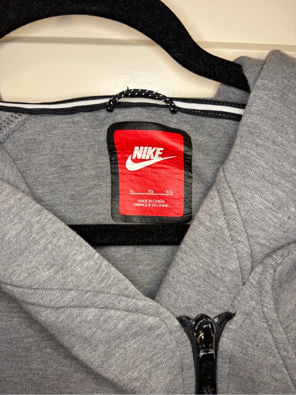 Nike Womens Tech Fleece Cape Hoodie with Asymmetrical Zip - Picture 4 of 7